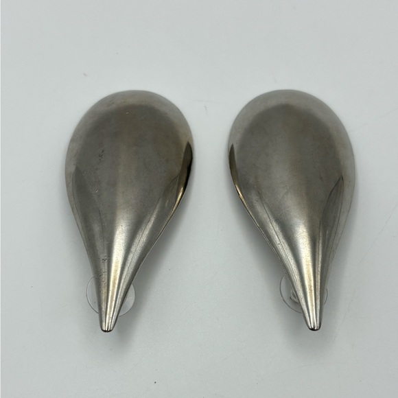 Bold Oversized Modernist Silver ToneTeardrop Statement Earrings - Picture 5 of 13